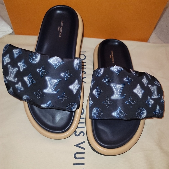 Louis Vuitton By the Pool Sandal Monogram Black Blue Rubber Outsole 39=9US Mule - Picture 6 of 17